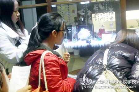 美甲班学员赴上海各大美甲店参观学习 吸取经验提升自我
